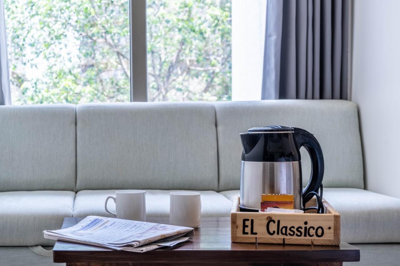 Hotel El Classico Rajkot Exterior photo